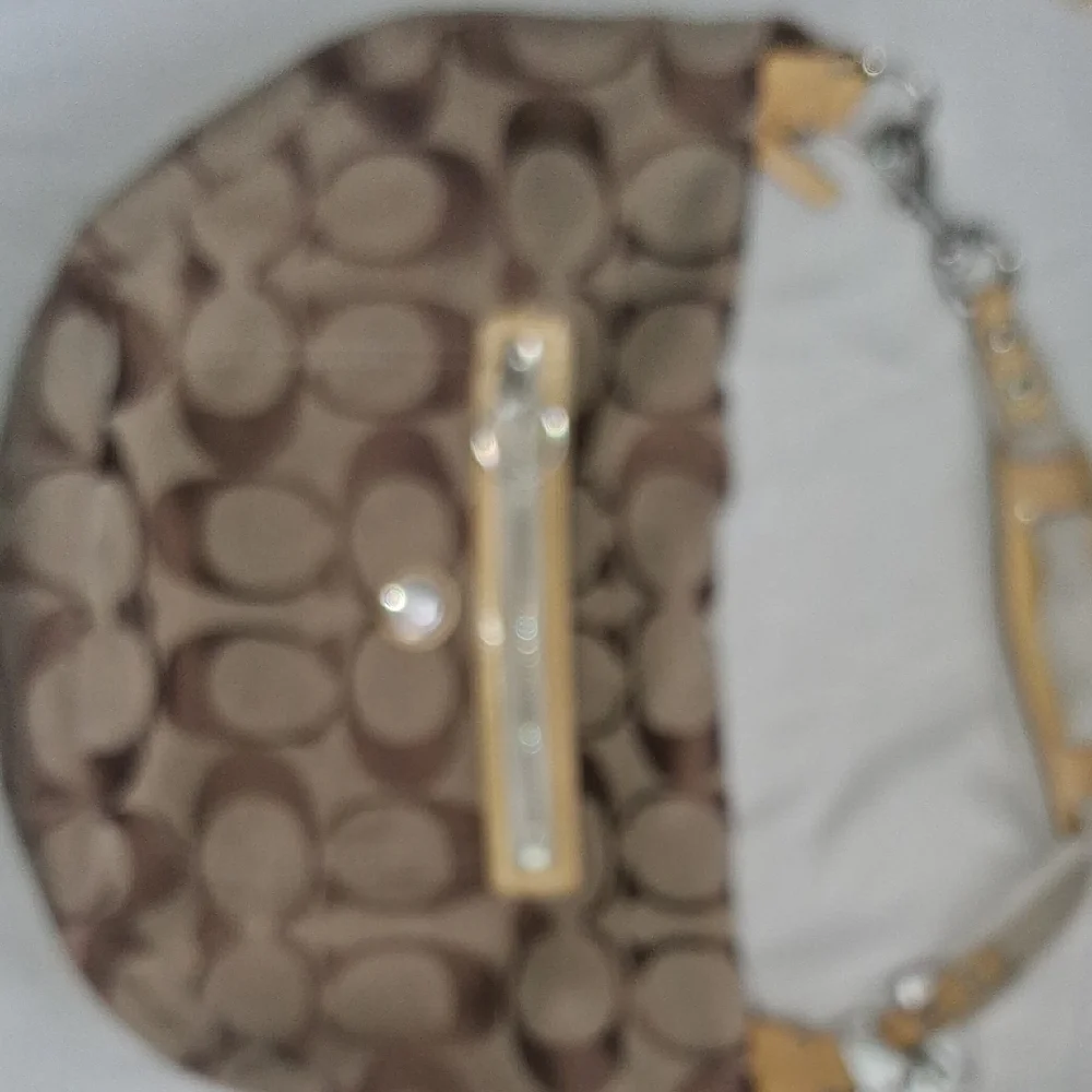 Coach Tan and Brown Signature Shoulder Bag - Picture 6 of 10